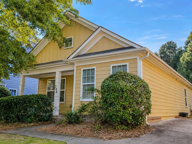 744 W Vincent Drive