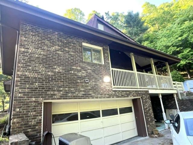 744 Woodland Hills