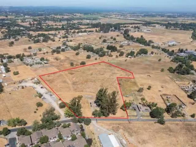 7459 ALDER AVE, COTATI, CA 94931