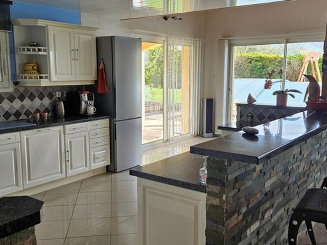 74500 LARRINGES.PROX COMMERCES.TB VILLA F5 DE 170 m²HAB AVEC PISCINE SUR 1820m²DE TERR PLAT ET ENSOLEILLE