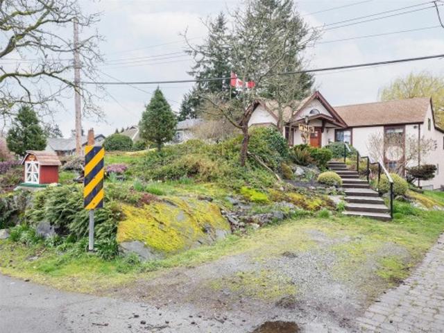 745 Middleton St, Saanich, BC, V9A 2E1 Luxury House for sale | Listing ID 1029 | Royal LePage Carriage Trade Luxury Properties