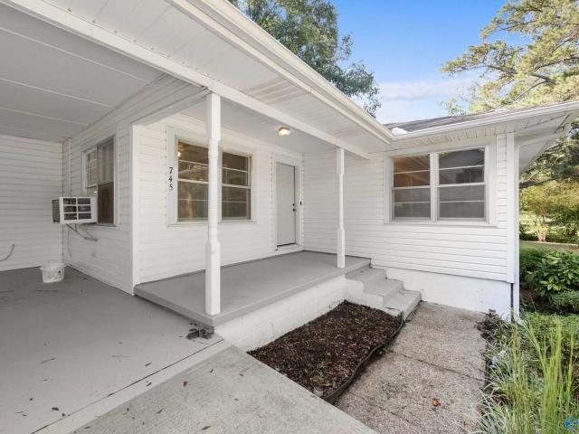 745 Noccalula Drive