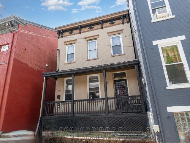 746 Columbia Street