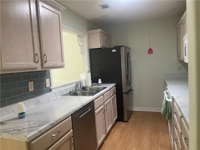 746 Embassy Parkway