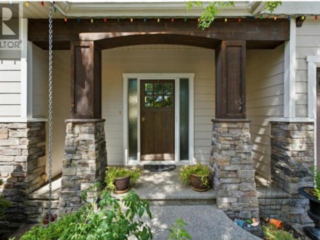 746 Long Ridge Drive S, Kelowna, BC, V1V 2R9 house for sale | Listing ID 10400 | Royal LePage