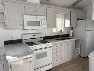 74711 Dillon Road #819