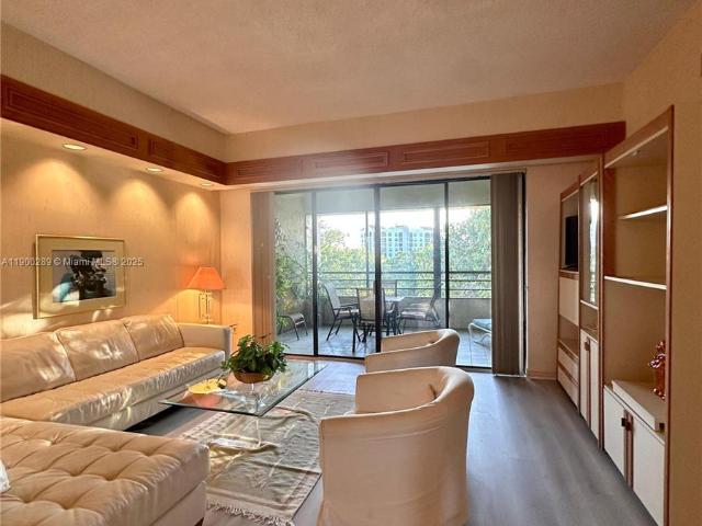 7472 La Paz Blvd, Unit 301, Boca Raton, FL 33433 | MLS #A12043