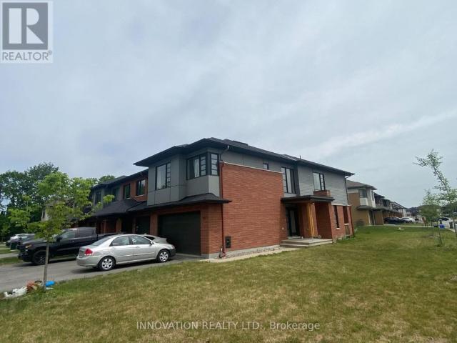 747 Acai Way Ottawa, ON K1X0K1