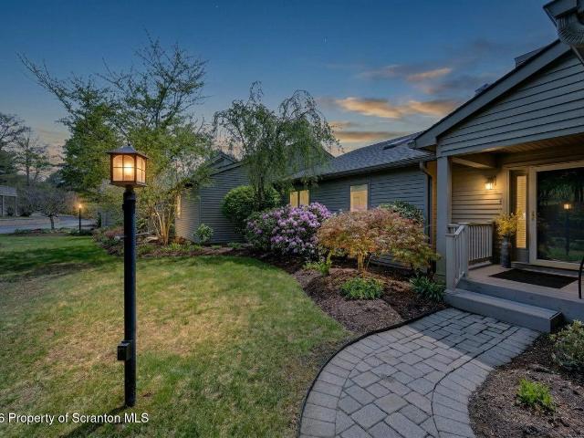 747 Greens, Dallas, PA 18612 | MLS #SC261300