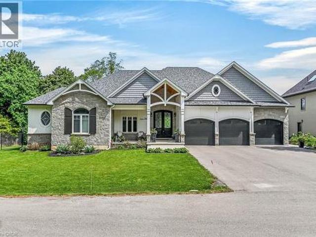 747 Vernon Place, Ancaster, ON, L9G 3H4 house for sale | Listing ID 40809 | Royal LePage