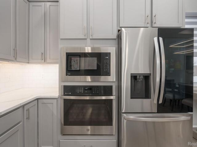7484 Gramercy Circle, West Bloomfield Charter Township, US, MI