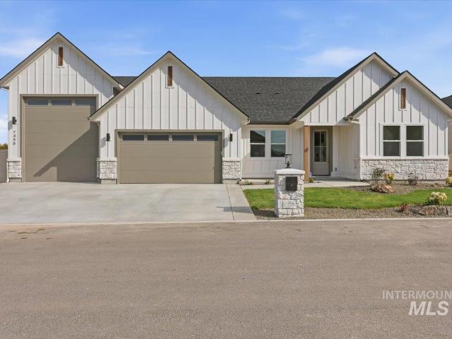 7490 E Midberry Ct