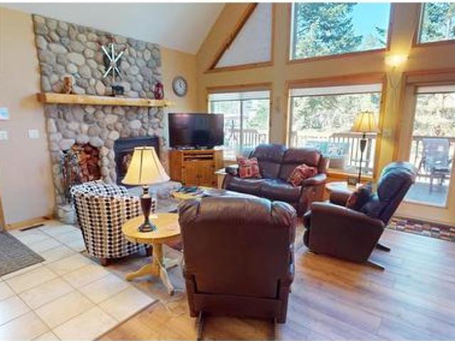 7490 Pine Cone Lane, Radium Hot Springs, BC, V0A 1M0 house for sale | Listing ID 10384 | Royal LePage