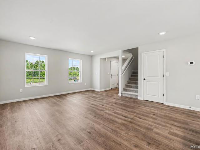 749 Lone Oak Way