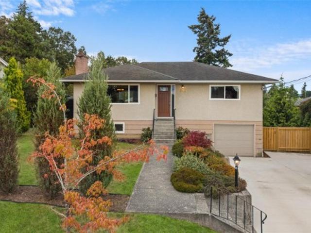 749 Lily Ave, Saanich, BC, V8X 3R7 house for sale | Listing ID 1047 | Royal LePage