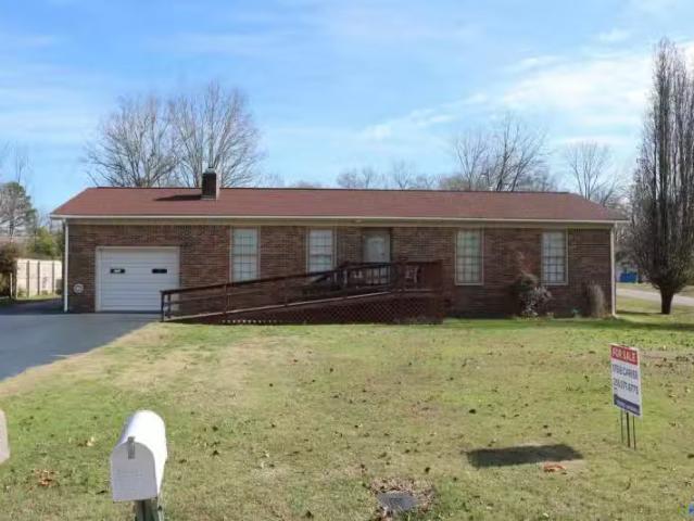 74 3RD AVE W, GRANT, AL 35747