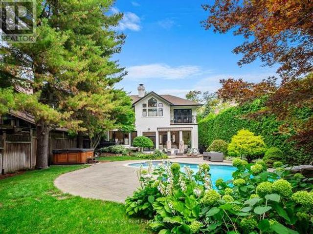 74 West Street, Oakville Br Bronte, ON, L6L 2Y7 Luxury House for sale | Listing ID W13445 | Royal LePage Carriage Trade Luxury Properties