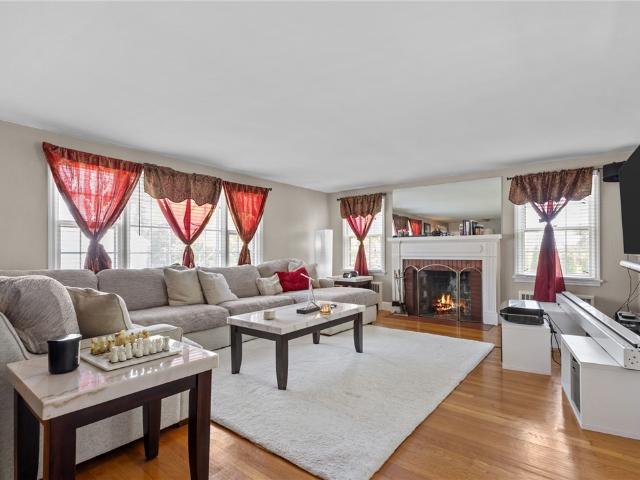 74 Youngs Avenue