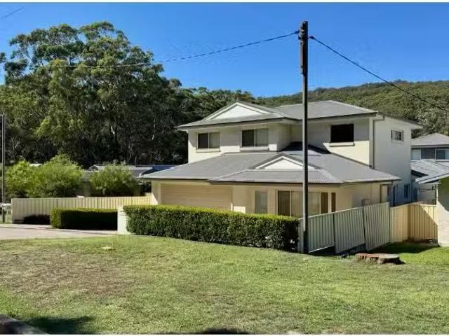 74 Austral Street, Nelson Bay House for rent Listed by Proper.