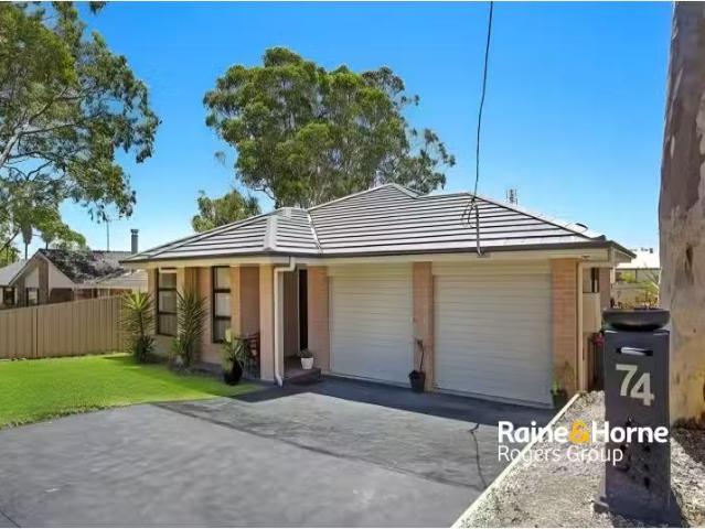74 Catherine Street, MANNERING PARK House for rent Listed by.