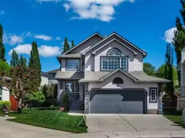 74 Douglasview Circle Se, Calgary, AB, T2Z 2P4 house for sal.