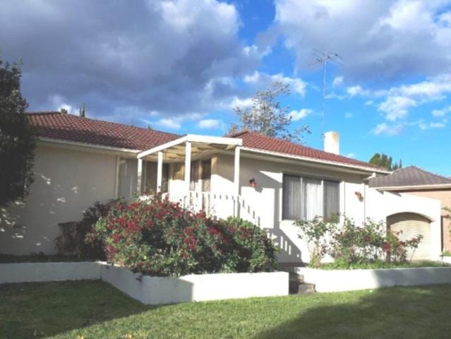 74 Essex Park Drive, Endeavour Hills