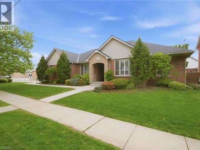 74 Franklin Street, Brantford, ON, N3R 1T4 house for sale | Listing ID 40824 | Royal LePage