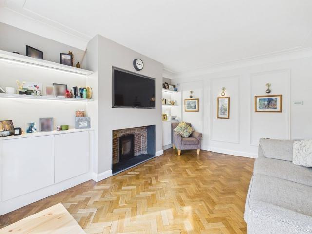 74 Furniss Avenue, S17