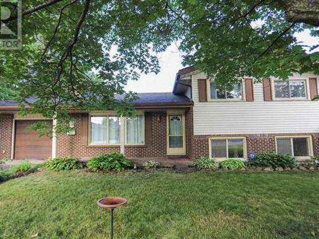 74 Grandriver Cres, Sault Ste. Marie, ON, P6B 3S1 house for sale | Listing ID SM261834 | Royal LePage