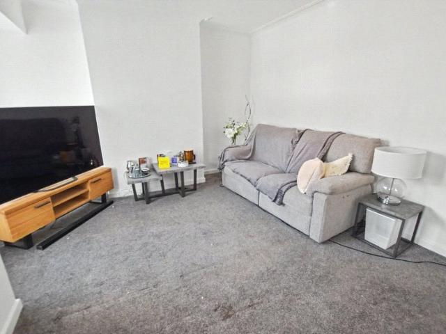 74, Highfield Avenue, Leeds, West Yorkshire, LS12 4BY