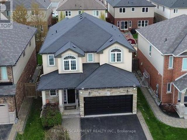74 Lampman Drive, Grimsby, ON, L3M 0E7 house for sale | Listing ID X13624 | Royal LePage