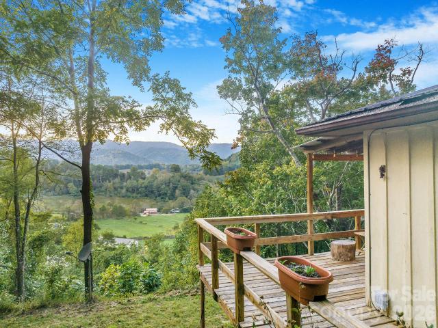 74 Lanzi Ledge Road