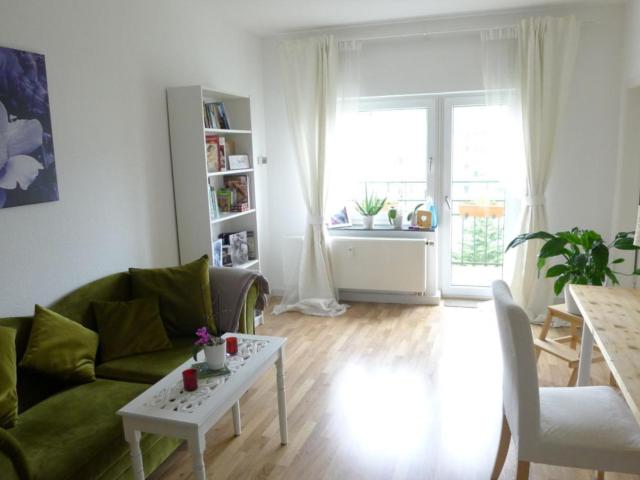 74 m² ruhig 3 Zimmer Balkon provisionsfrei zu vermieten