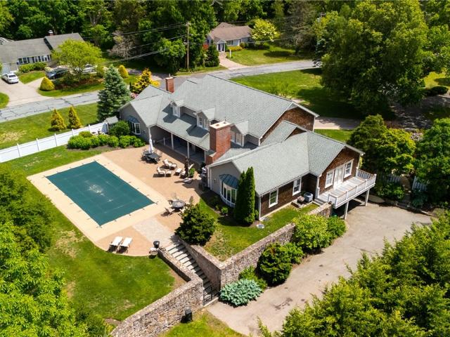 74 Oakwoods Drive