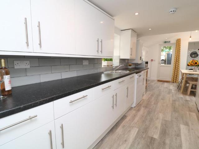 74 Parrock Street, Gravesend, Kent, DA12 8 bed house share to rent £750 pcm £173 pw