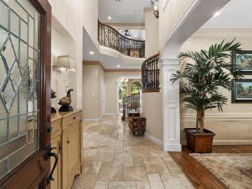 74 Pipers Walk