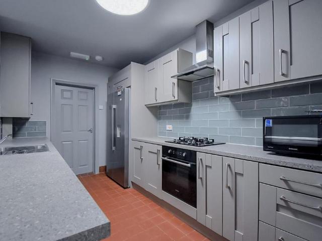 74 Raddlebarn Road, Stirchley, B29 6HJ, United Kingdom | 5 bed townhouse for rent #129952118 | Rentberry