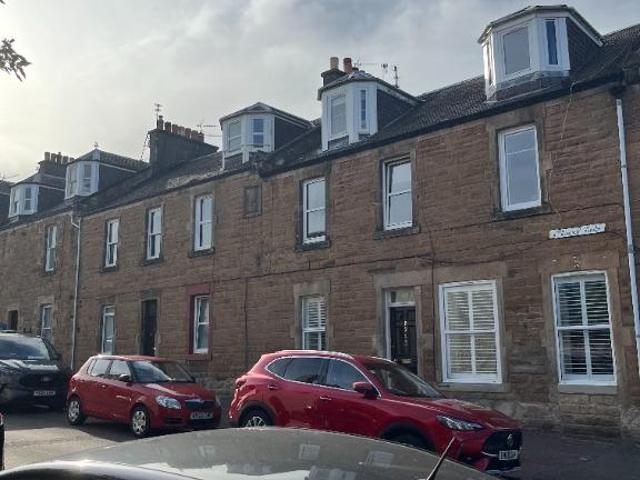 74 Ravenscroft Street 1 bed flat to rent £995 pcm £230 pw