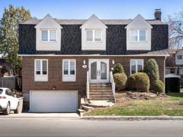 House for sale in T, Brossard - Garden