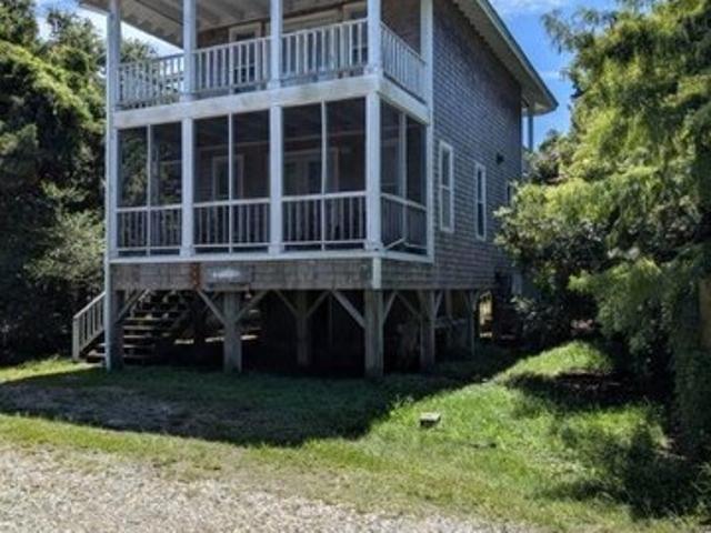 74 Second Ave, Ocracoke, NC 27960