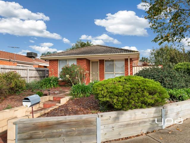 74 Sorbonne Dr, Sunbury