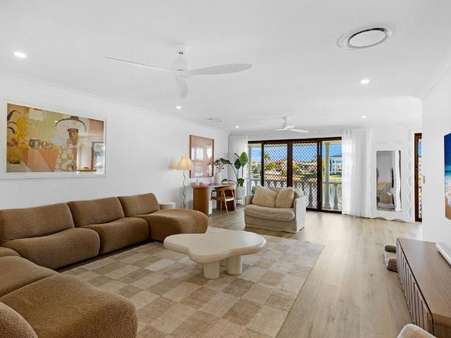 74 Sovereign Drive, Mermaid Waters, QLD 4218