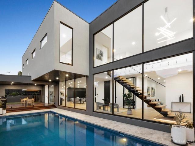 74 Squares of Contemporary Elegance