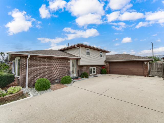 7506 W 83rd Place