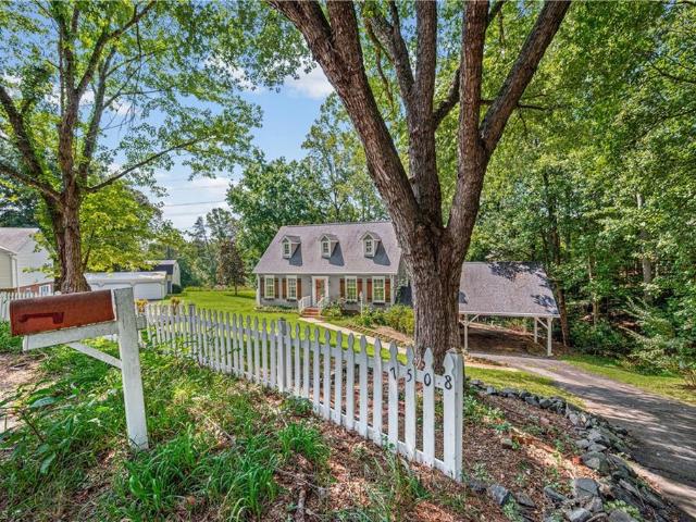 7508 meadowgreen Court