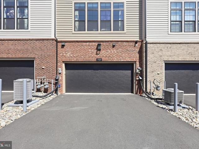 7509 Sawyer Farm Way # 2002