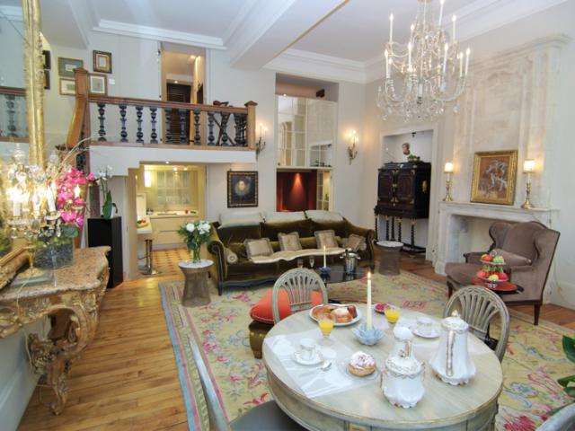 75003 A deux pas de la Place des Vosges. Appartement Duple