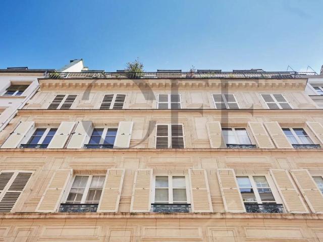 75007 PARIS Rue de Verneuil 1 chambre Dernier étage 44m² Paris 7ème