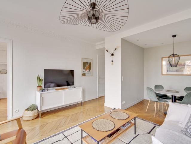 75004 – 5th French floor 688 sq. ft
