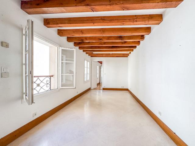 75004 Île Saint Louis. Hâvre de paix parisien, 3 pièces, 6